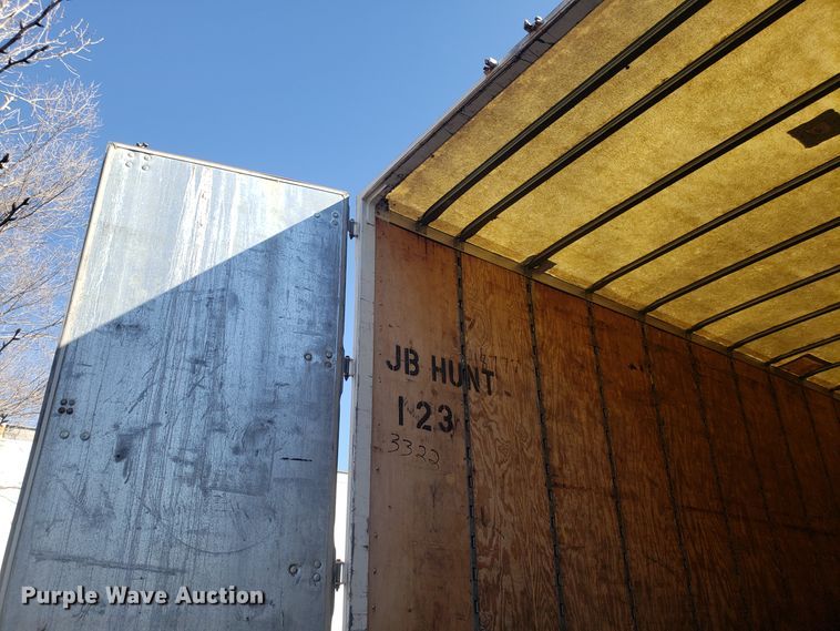 image for item EZ9113 1997 Strick dry van trailer