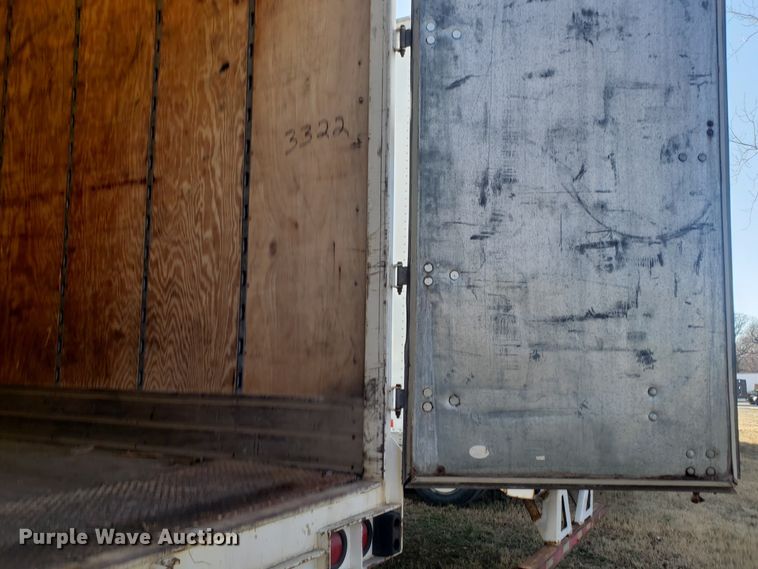 image for item EZ9113 1997 Strick dry van trailer