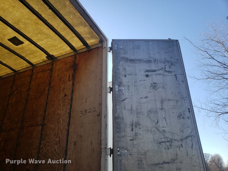 image for item EZ9113 1997 Strick dry van trailer