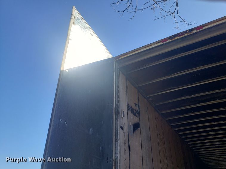 image for item EZ9114 2001 Stroughton AVW-535T-S-C-AR dry van trailer