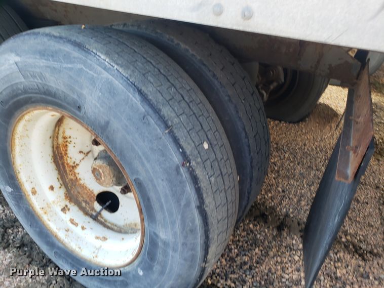 image for item EZ9114 2001 Stroughton AVW-535T-S-C-AR dry van trailer