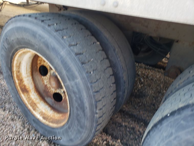 image for item EZ9114 2001 Stroughton AVW-535T-S-C-AR dry van trailer