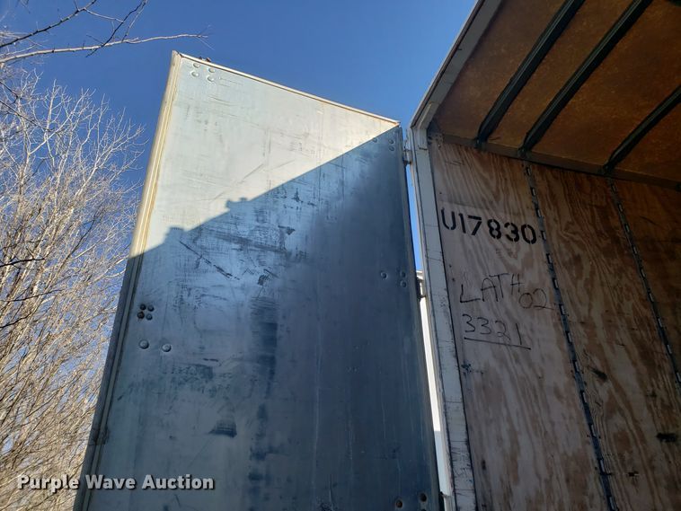 image for item EZ9115 1997 Strick dry van trailer