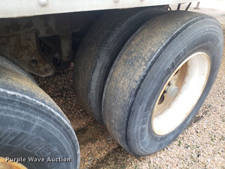 image for item EZ9115 1997 Strick dry van trailer