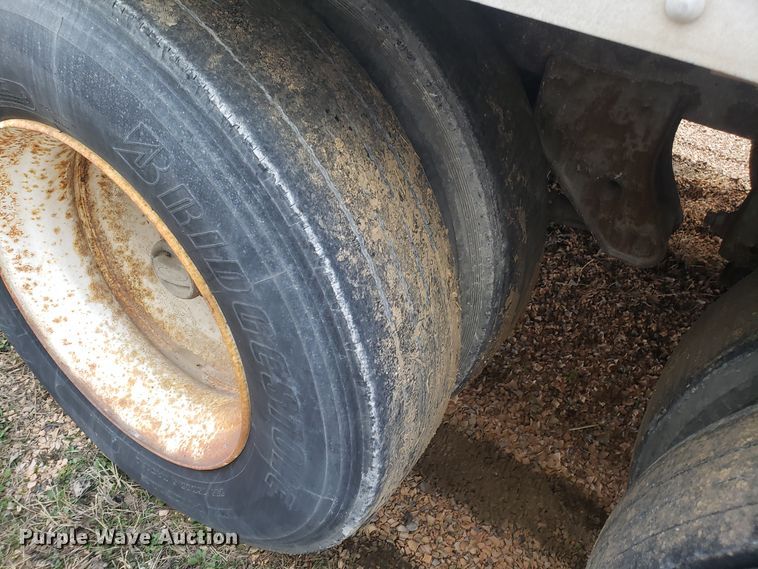 image for item EZ9115 1997 Strick dry van trailer