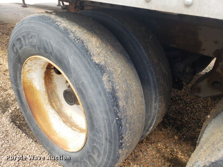 image for item EZ9115 1997 Strick dry van trailer