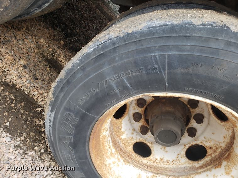 image for item EZ9115 1997 Strick dry van trailer