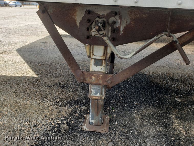 image for item EZ9115 1997 Strick dry van trailer