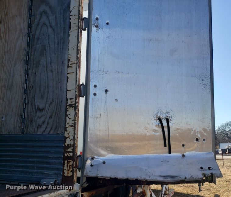 image for item EZ9116 1998 Hyundai VI2530152JS dry van trailer