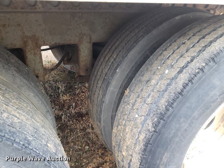 image for item EZ9116 1998 Hyundai VI2530152JS dry van trailer