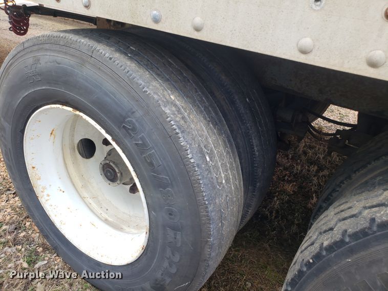 image for item EZ9116 1998 Hyundai VI2530152JS dry van trailer