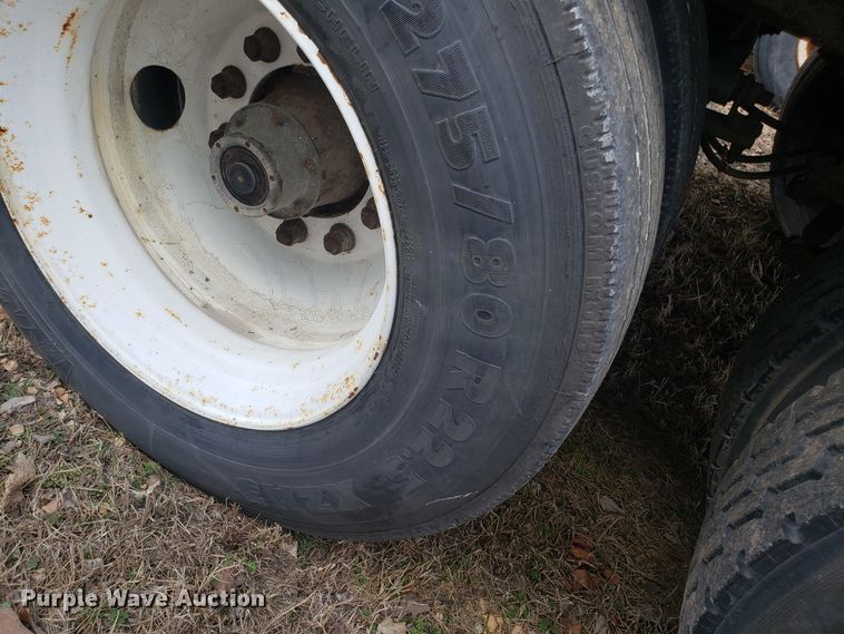 image for item EZ9116 1998 Hyundai VI2530152JS dry van trailer