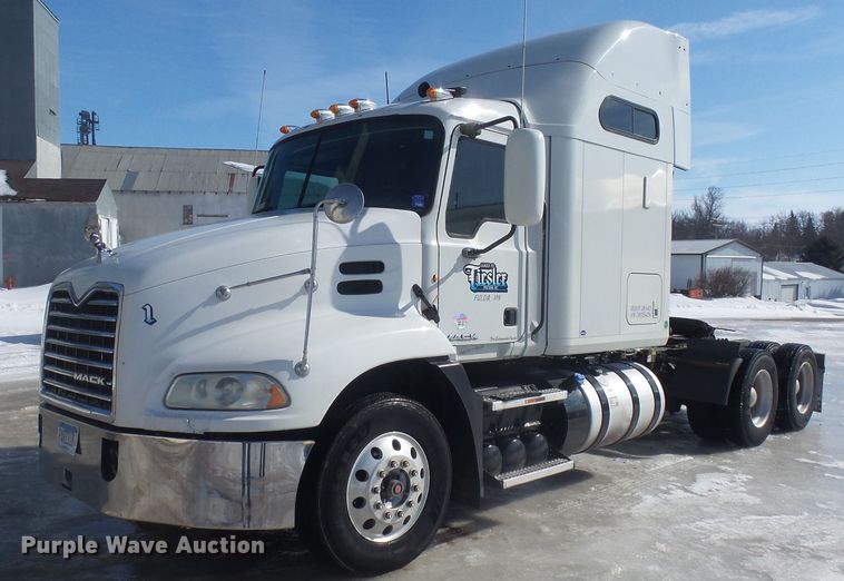 image for item FR9502 2012 Mack CXU613 semi truck