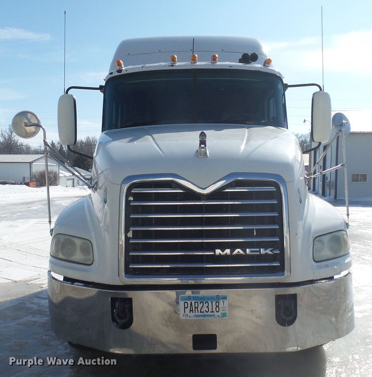 image for item FR9502 2012 Mack CXU613 semi truck