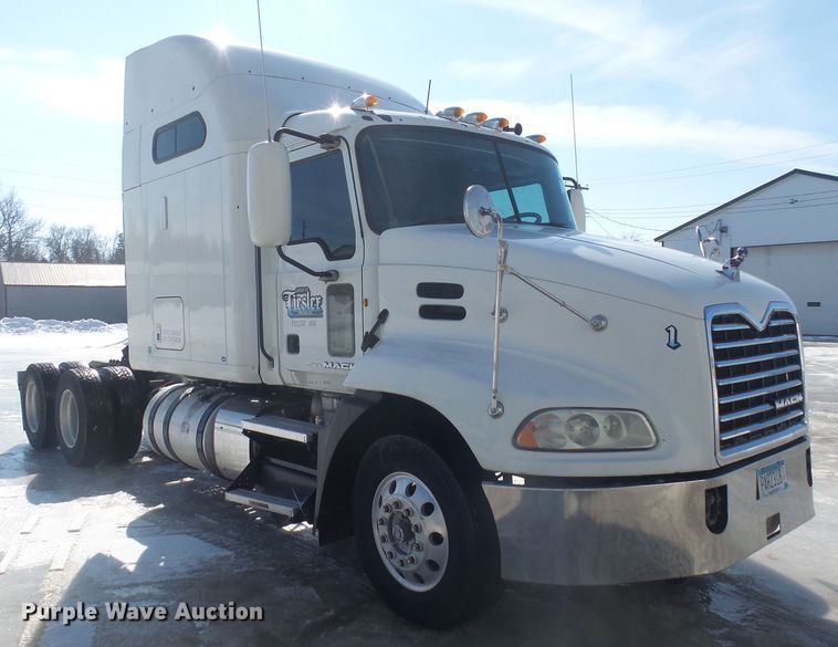 image for item FR9502 2012 Mack CXU613 semi truck