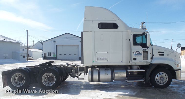 image for item FR9502 2012 Mack CXU613 semi truck