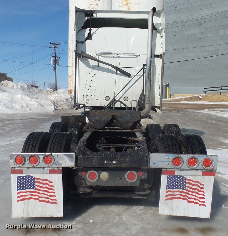 image for item FR9502 2012 Mack CXU613 semi truck