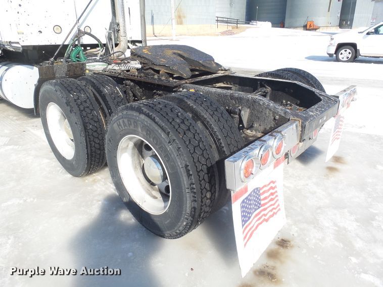 image for item FR9502 2012 Mack CXU613 semi truck