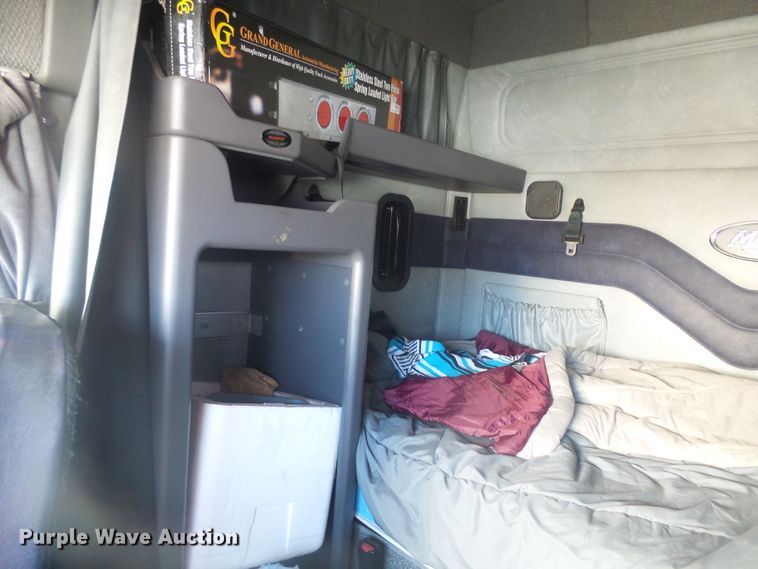 image for item FR9502 2012 Mack CXU613 semi truck