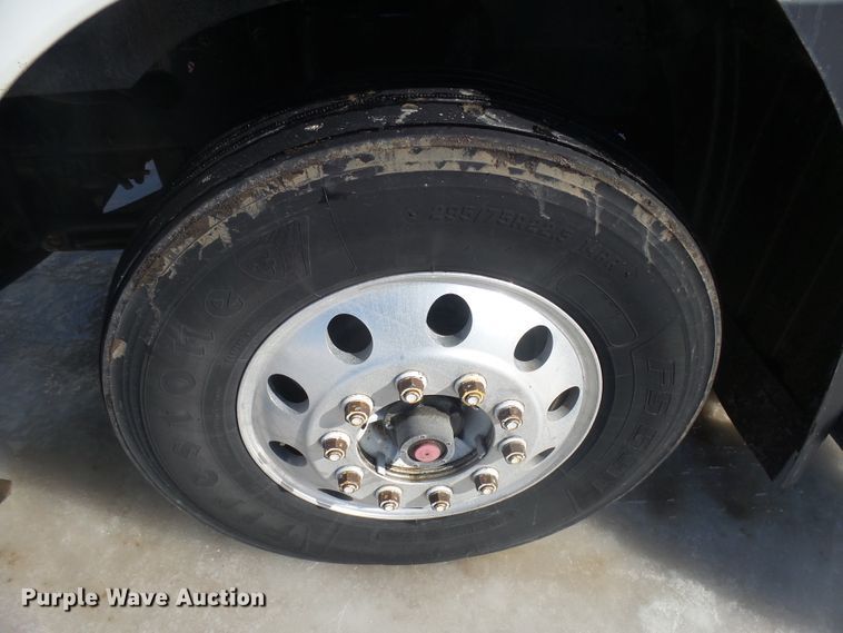 image for item FR9502 2012 Mack CXU613 semi truck