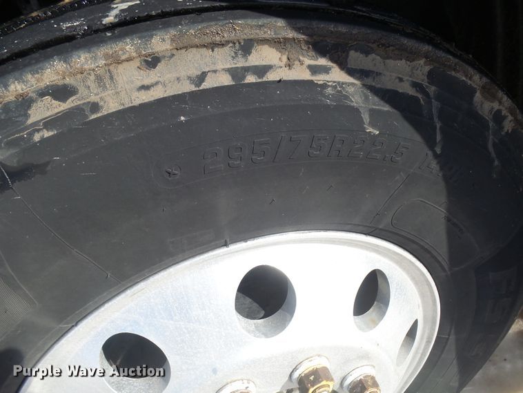 image for item FR9502 2012 Mack CXU613 semi truck