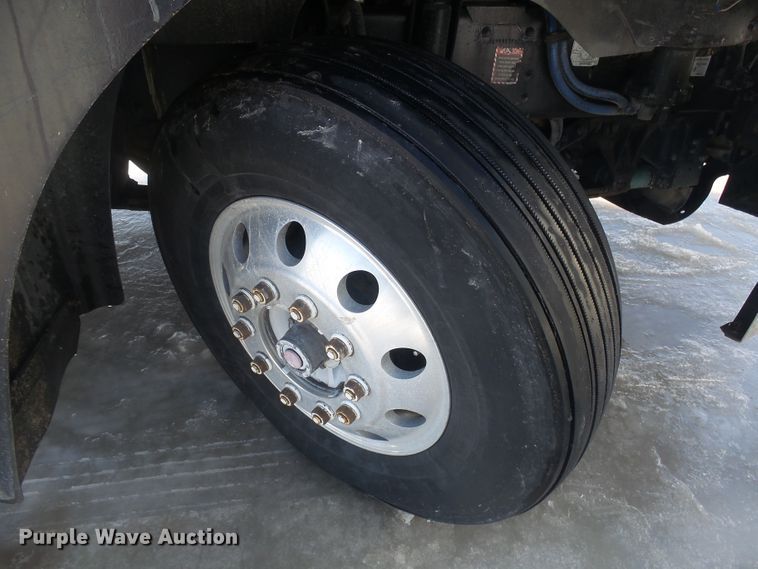 image for item FR9502 2012 Mack CXU613 semi truck