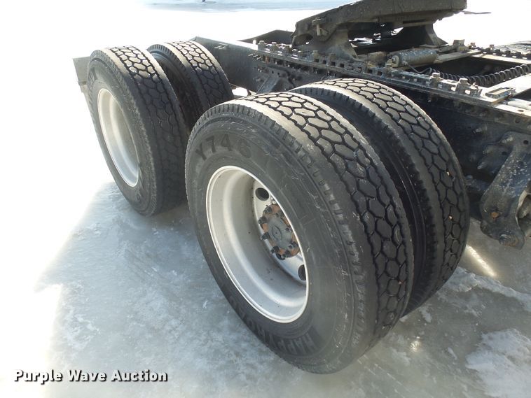 image for item FR9502 2012 Mack CXU613 semi truck