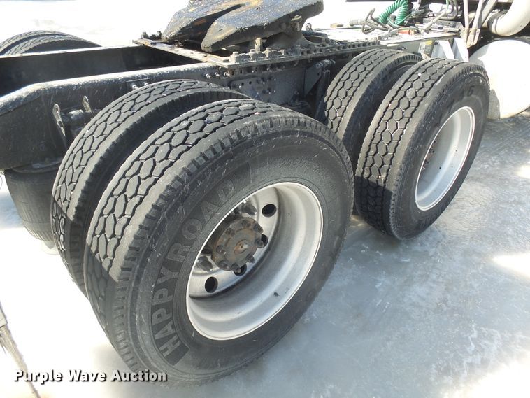 image for item FR9502 2012 Mack CXU613 semi truck