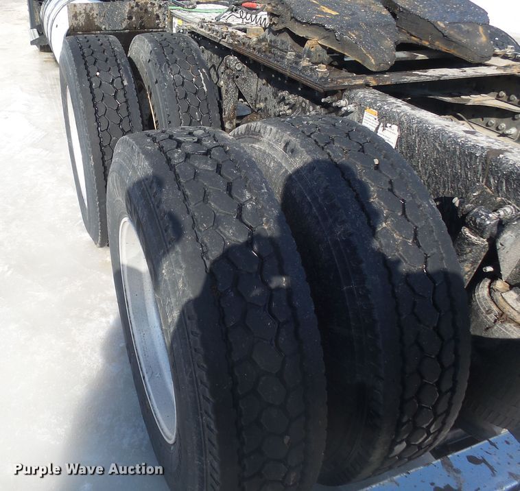 image for item FR9502 2012 Mack CXU613 semi truck