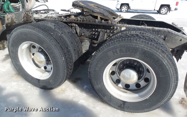 image for item FR9502 2012 Mack CXU613 semi truck