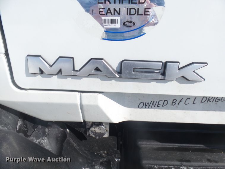 image for item FR9502 2012 Mack CXU613 semi truck