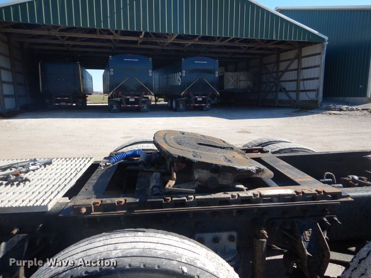 image for item GB9808 1999 Mack CH613 semi truck