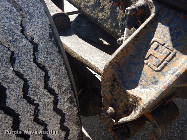 image for item GB9808 1999 Mack CH613 semi truck