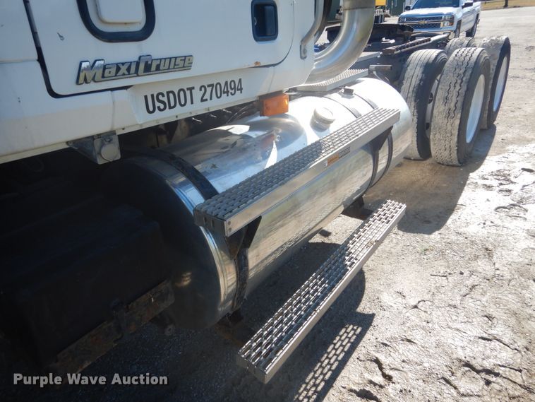 image for item GB9808 1999 Mack CH613 semi truck