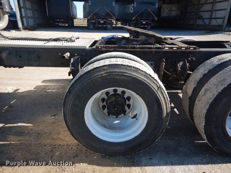 image for item GB9808 1999 Mack CH613 semi truck