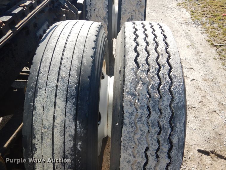 image for item GB9808 1999 Mack CH613 semi truck