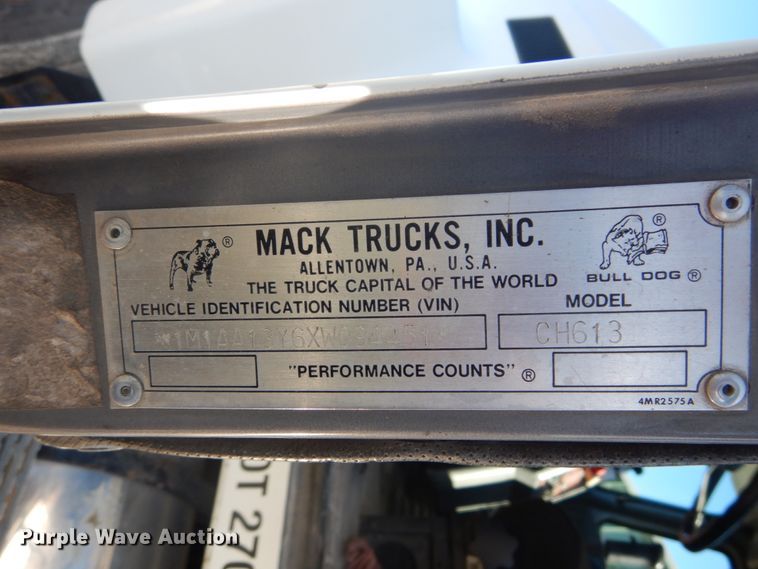 image for item GB9808 1999 Mack CH613 semi truck