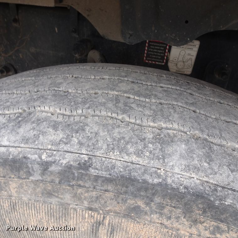 image for item GC9133 2015 Mack CHU613 semi truck