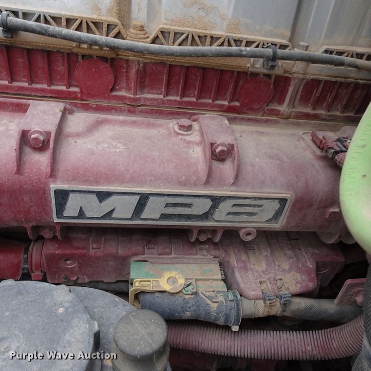 image for item GC9133 2015 Mack CHU613 semi truck