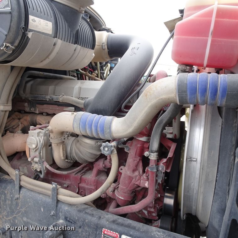 image for item GC9133 2015 Mack CHU613 semi truck