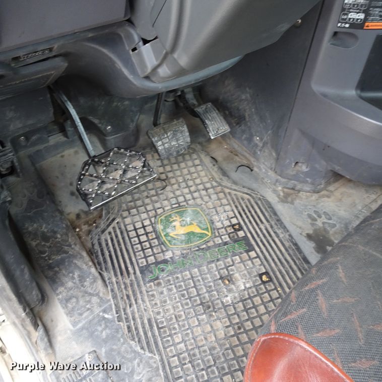 image for item GC9133 2015 Mack CHU613 semi truck