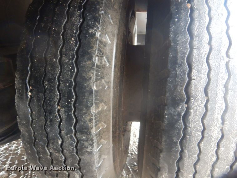 image for item GD9085 1978 Delta DD-46-96 drop deck equipment trailer