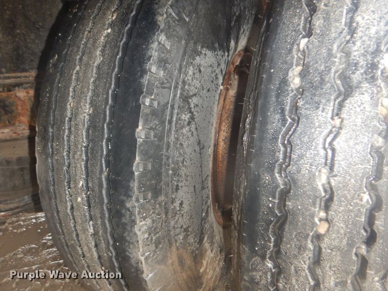 image for item GD9086 1978 Delta DD-46-96 drop deck equipment trailer