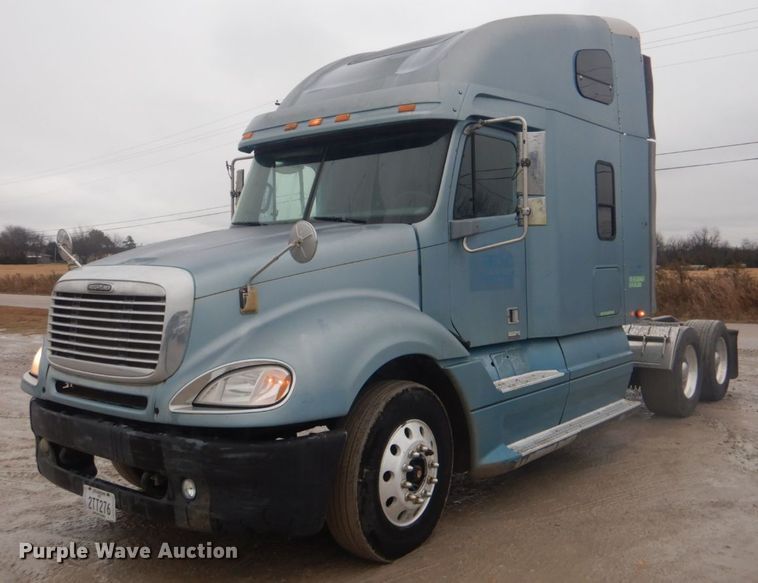 image for item GD9088 2002 Freightliner Columbia semi truck