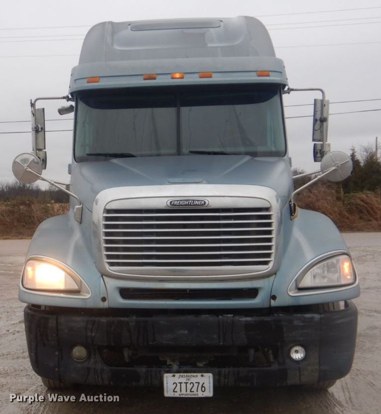image for item GD9088 2002 Freightliner Columbia semi truck