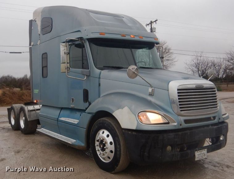 image for item GD9088 2002 Freightliner Columbia semi truck