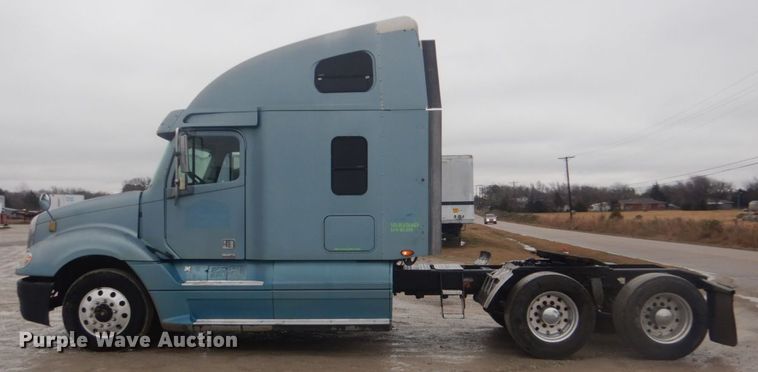 image for item GD9088 2002 Freightliner Columbia semi truck