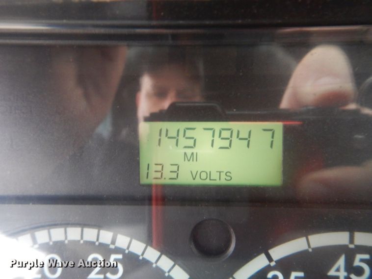 image for item GD9088 2002 Freightliner Columbia semi truck