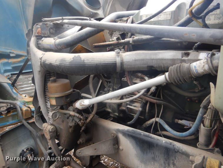 image for item GD9088 2002 Freightliner Columbia semi truck