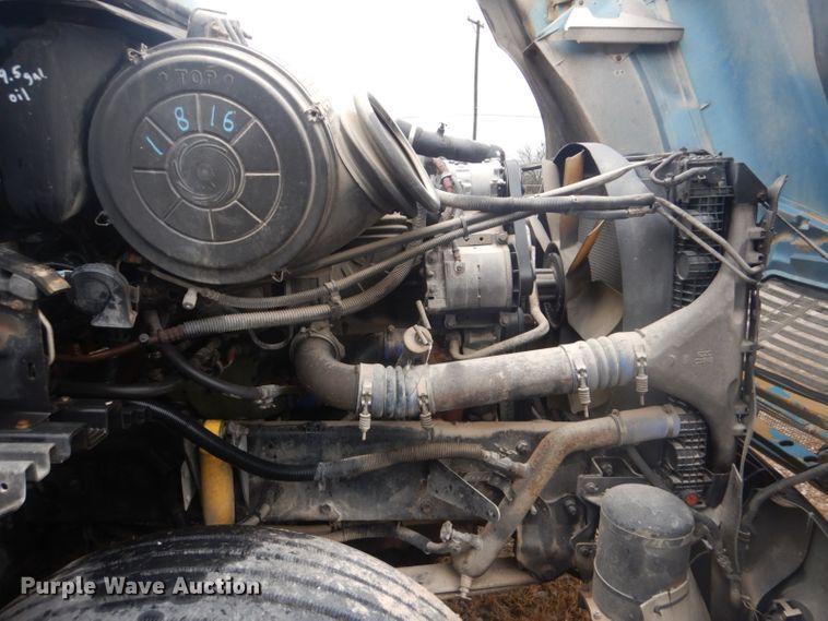 image for item GD9088 2002 Freightliner Columbia semi truck